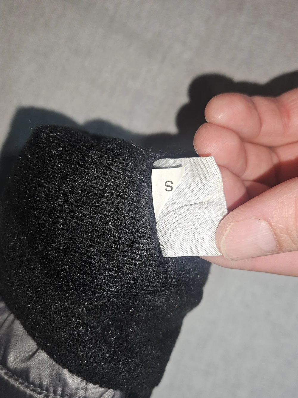 Carhartt Quilted Mittens in Charcoal Gray